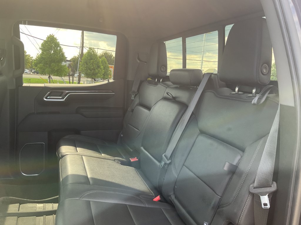 Used 2022 Chevrolet Silverado 1500 LTZ w/ Technology Package AWD/4WD image 13