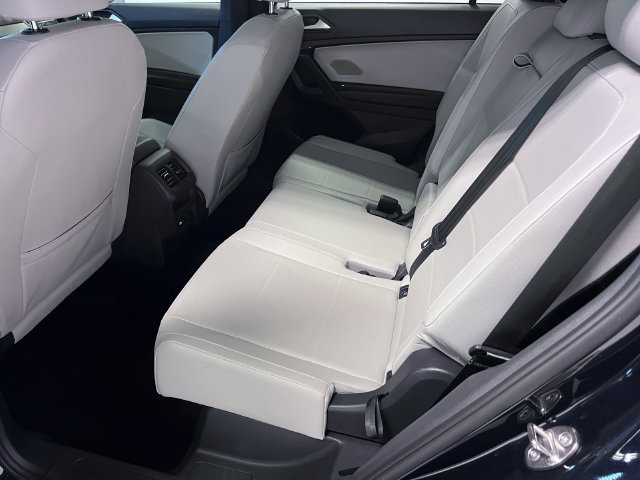 Certified 2021 Volkswagen Tiguan SE R-Line FWD image 16