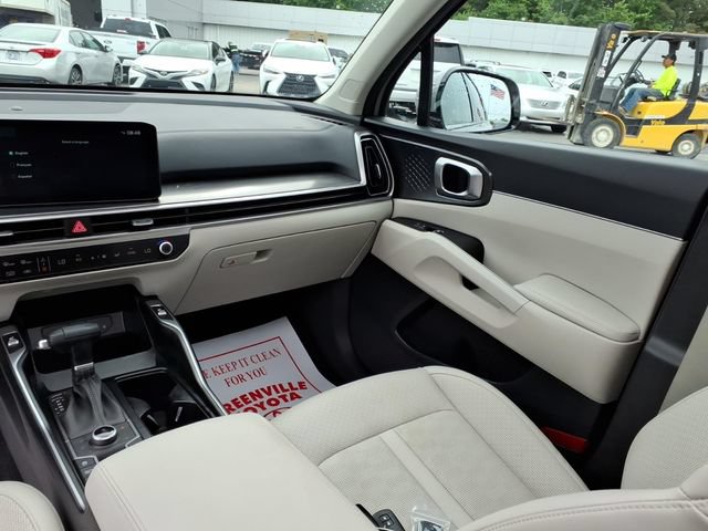 Used 2025 Kia Sorento S w/ Panoramic Sunroof Package AWD/4WD image 11