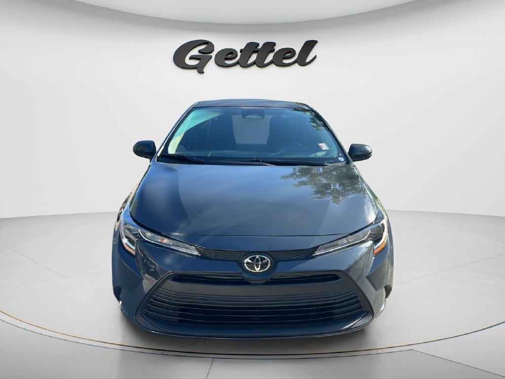 Used 2025 Toyota Corolla LE FWD image 2