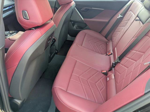 Used 2025 BMW 540i xDrive image 19