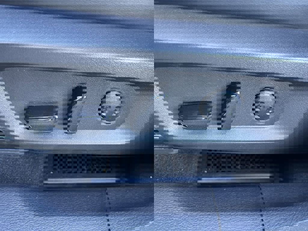 Used 2023 Mitsubishi Outlander SE image 18