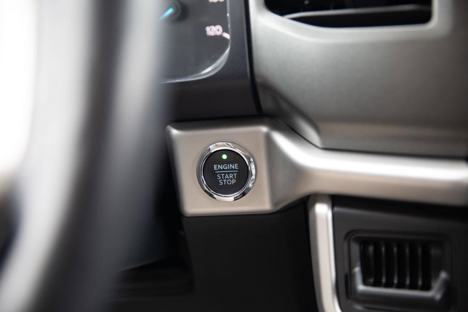 Used 2024 Ford Expedition XLT image 8