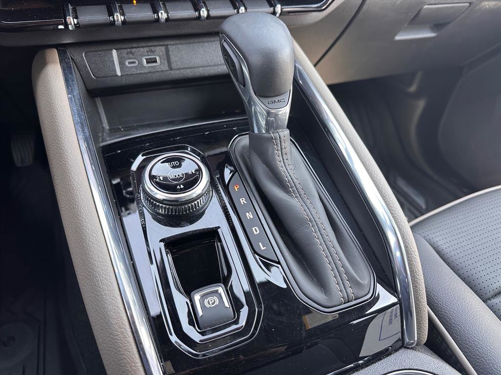 Used 2025 GMC Canyon Denali image 28