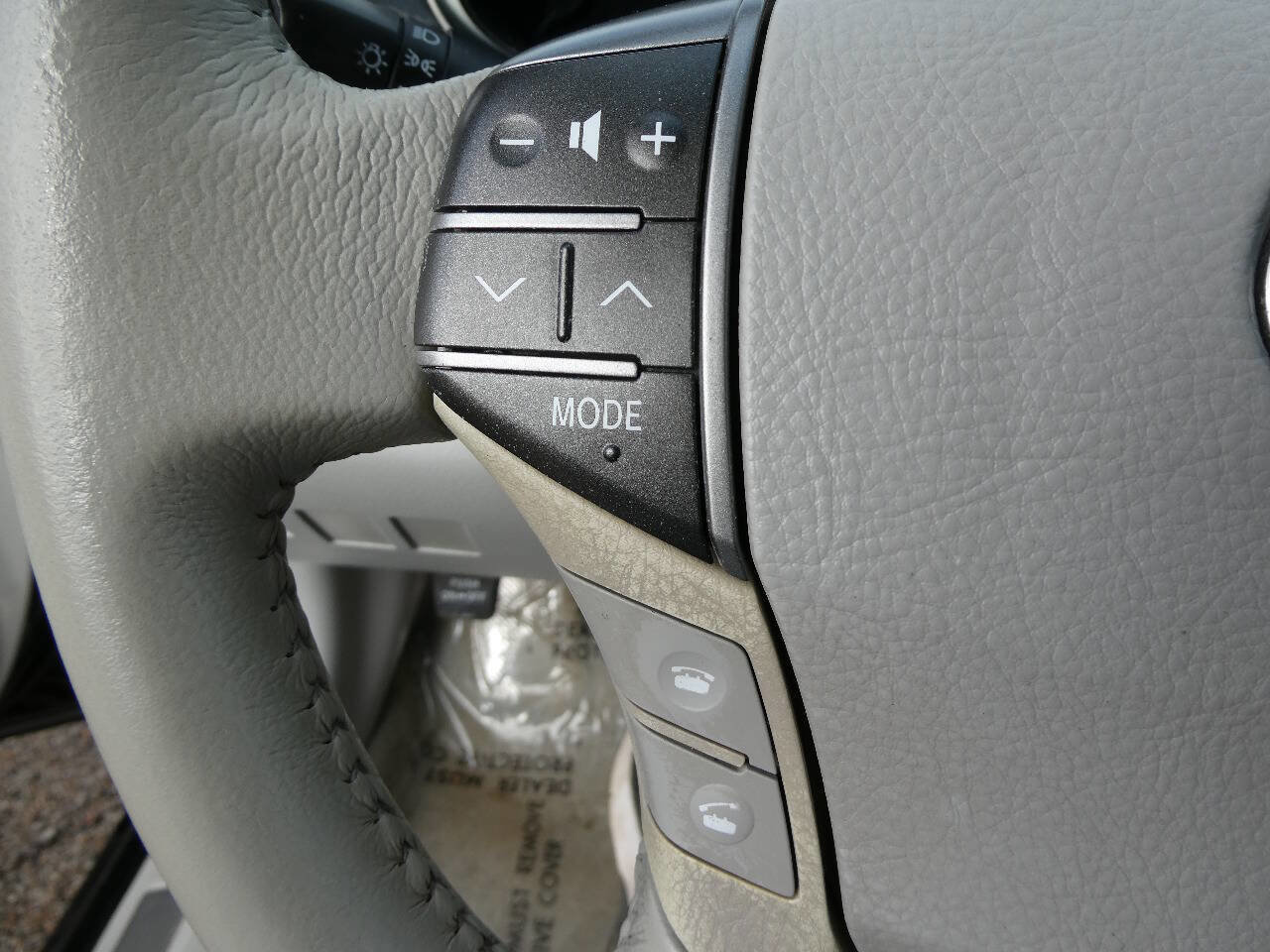 Used 2011 Toyota Avalon image 12