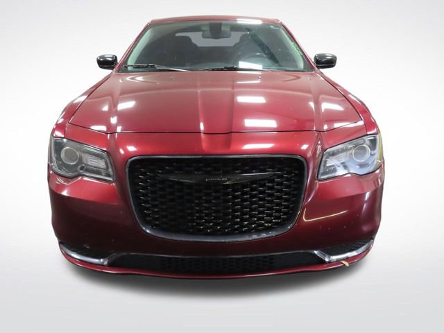 Used 2019 Chrysler 300 Touring w/ Sport Appearance Package image 9