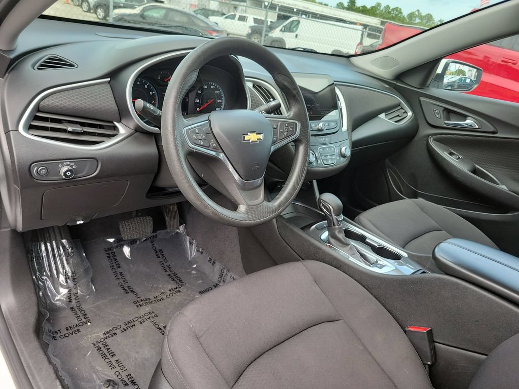 Used 2023 Chevrolet Malibu LT FWD image 9