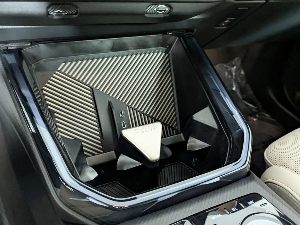 Used 2025 BMW X3 xDrive30i w/ Convenience Package image 32