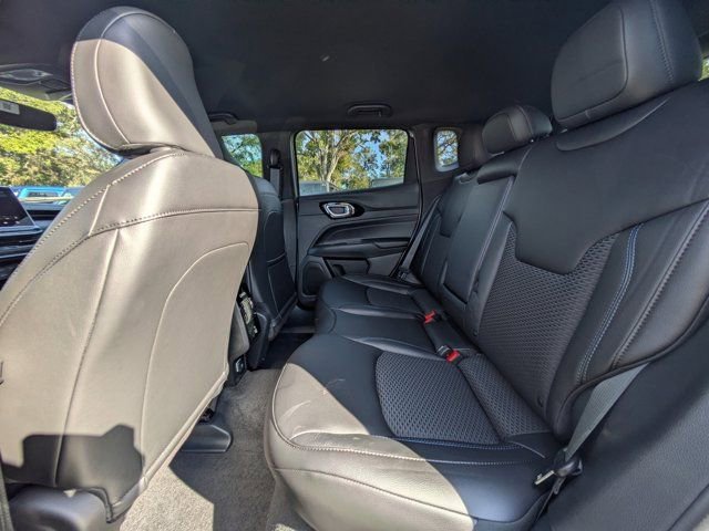 New 2026 Jeep Compass Latitude image 12