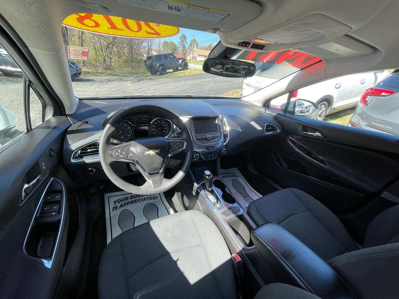 Used 2018 Chevrolet Cruze LT FWD image 18