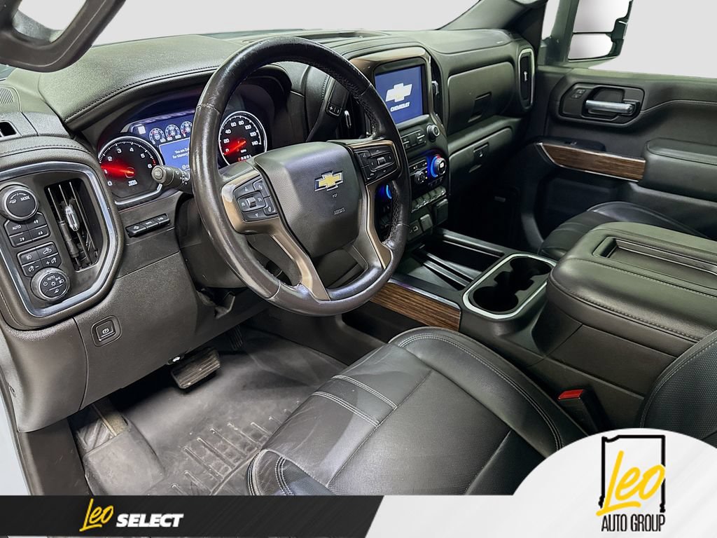 Used 2022 Chevrolet Silverado 3500 High Country w/ Technology Package AWD/4WD image 12