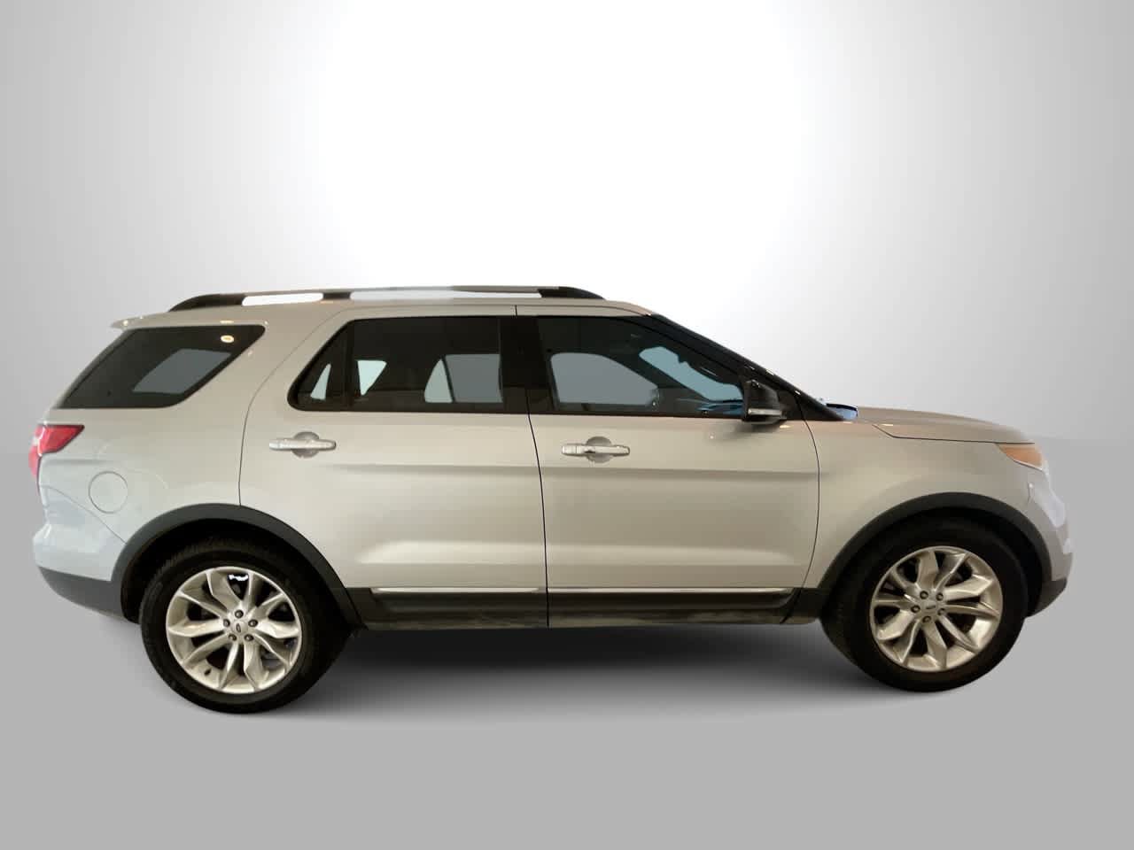 Used 2013 Ford Explorer XLT FWD image 9