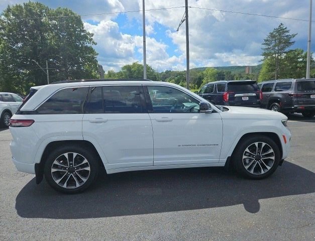 Used 2024 Jeep Grand Cherokee Overland w/ Trailer Tow Package image 3