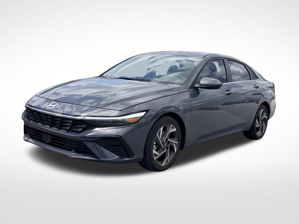 Used 2024 Hyundai Elantra SEL w/ Convenience Package FWD image 2