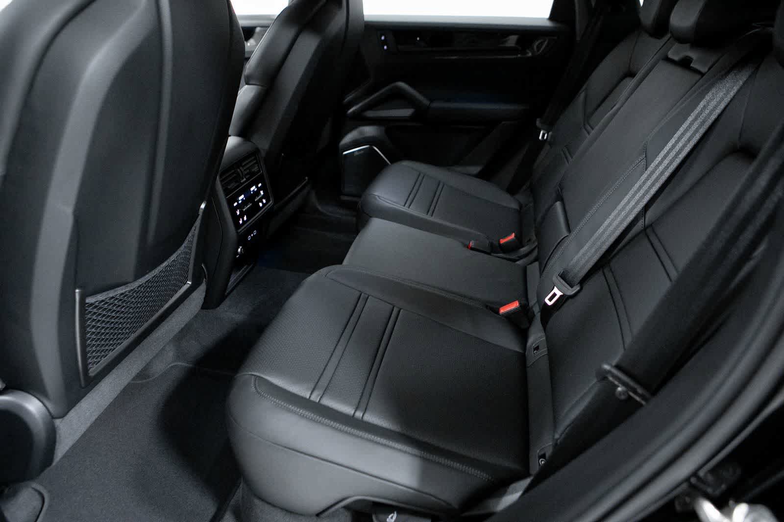 New 2026 Porsche Cayenne Turbo GT AWD/4WD image 34