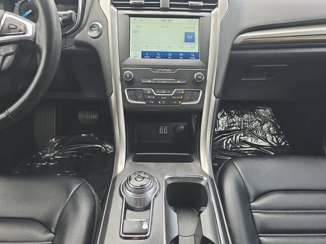 Used 2020 Ford Fusion SEL FWD image 3