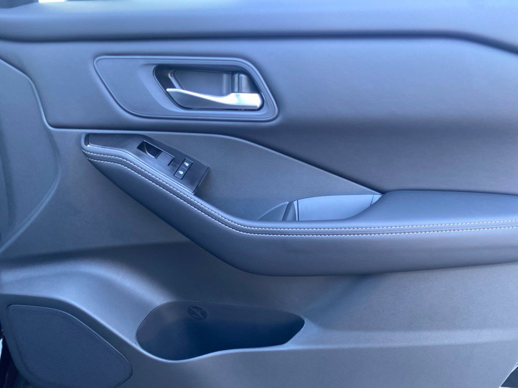 New 2026 Nissan Rogue SV FWD image 25
