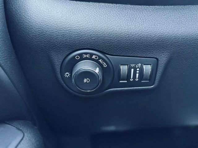 New 2026 Jeep Compass Limited image 27