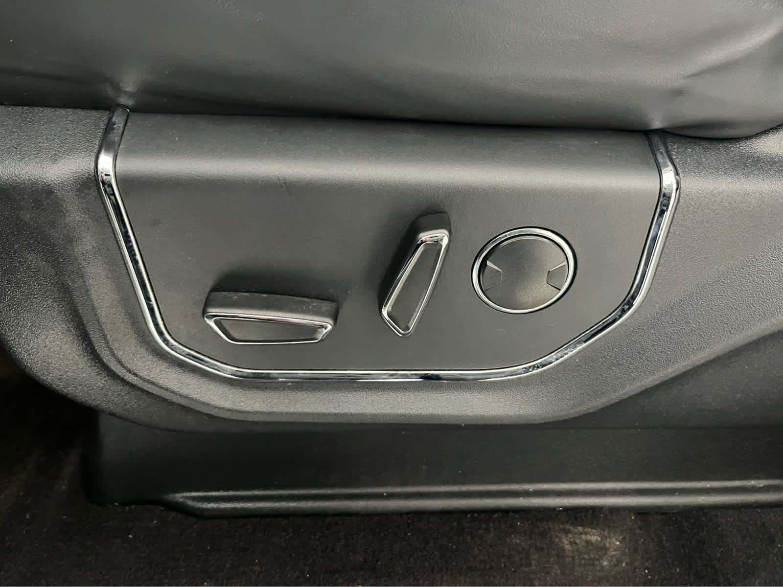 Used 2023 Ford Expedition Platinum image 19