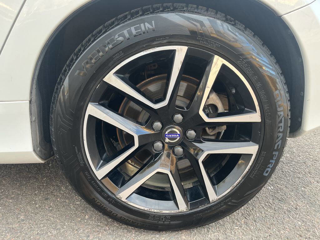 Used 2017 Volvo S60 T5 Dynamic FWD image 24