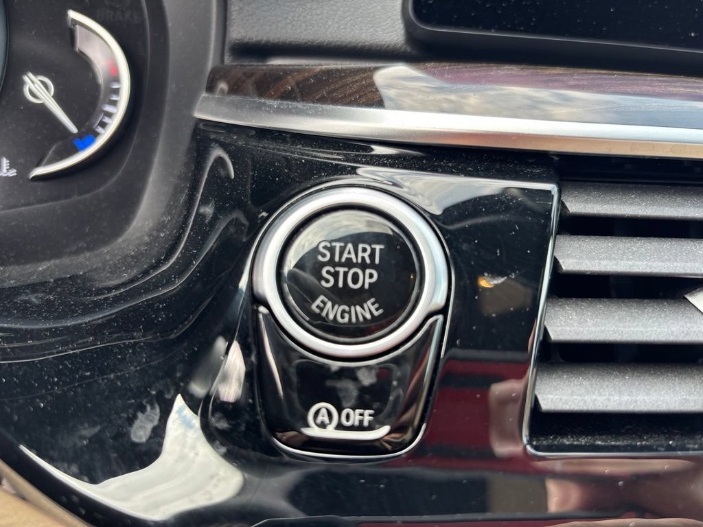 Used 2019 BMW 530i xDrive w/ Convenience Package AWD/4WD image 24
