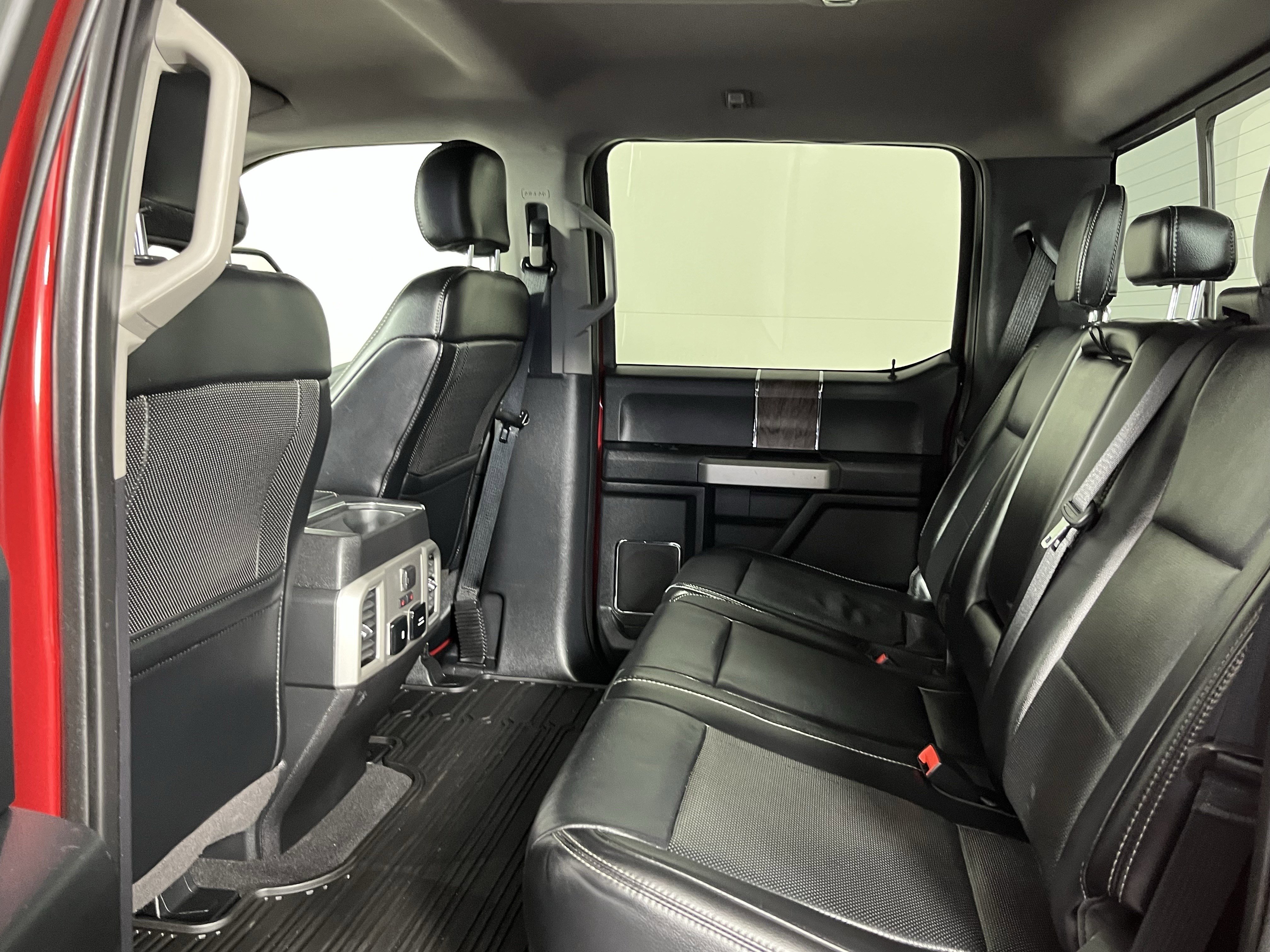 Used 2019 Ford F350 Lariat image 13