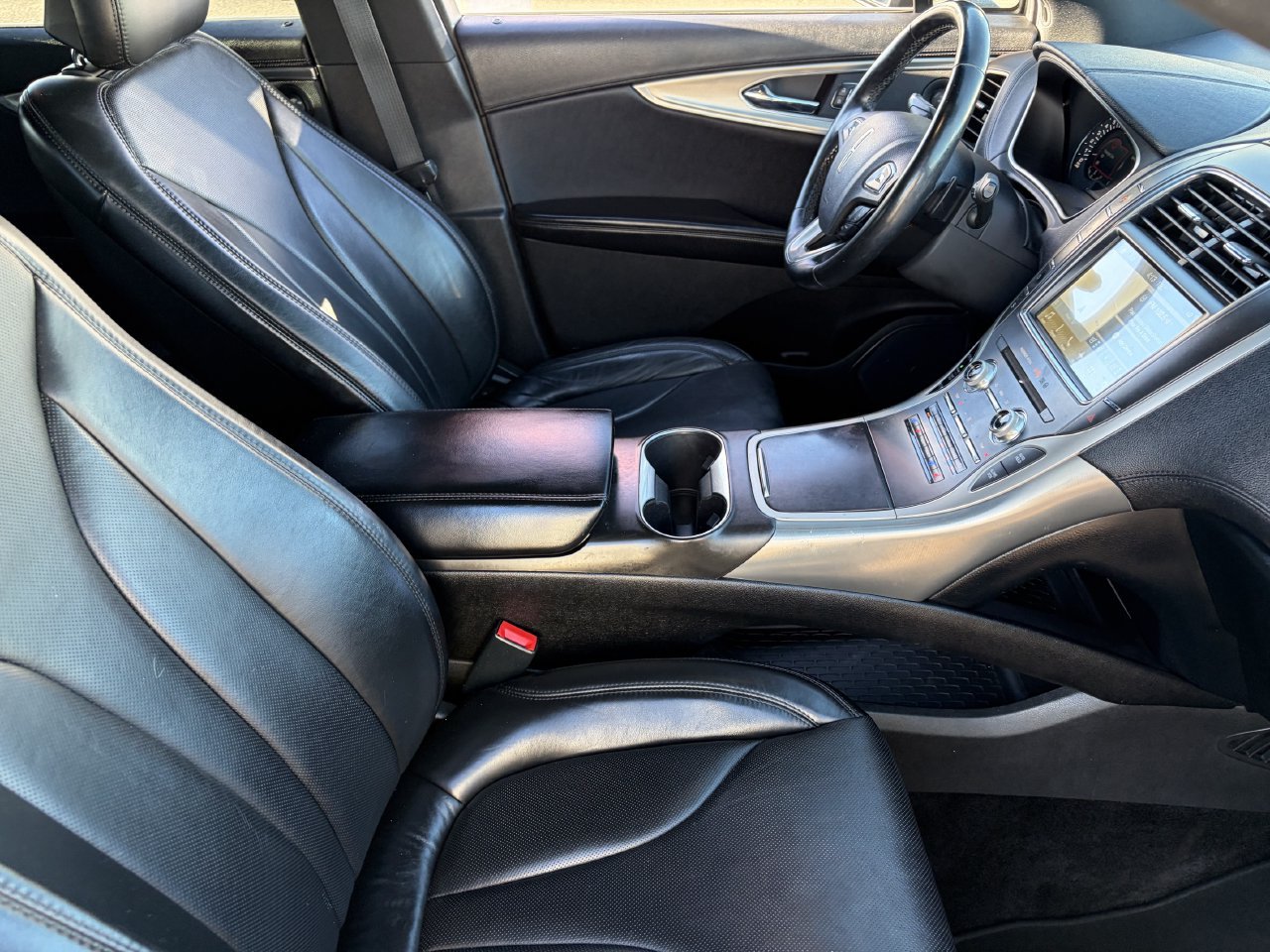 Used 2017 Lincoln MKX Reserve w/ Lincoln MKX Climate Package AWD/4WD image 10