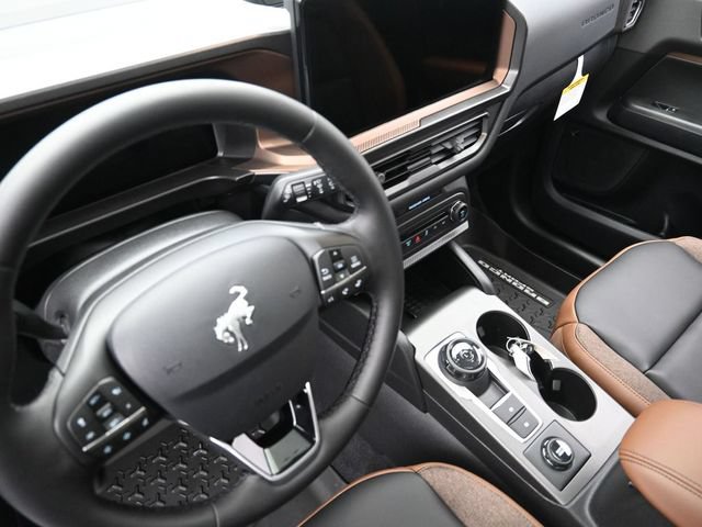 Certified 2025 Ford Bronco Sport Outer Banks w/ Outer Banks Tech Package+ AWD/4WD image 25