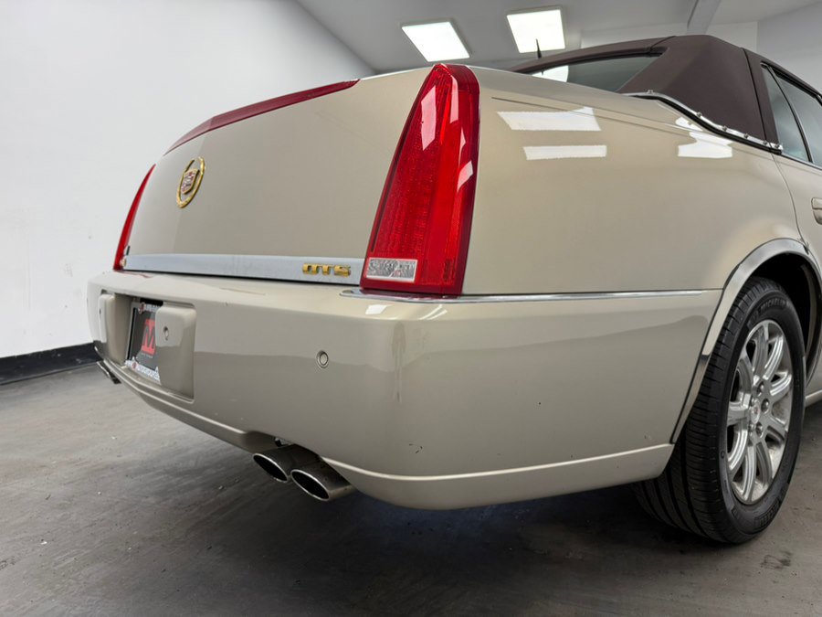 Used 2008 Cadillac DTS w/ Sun And Sound Package image 23