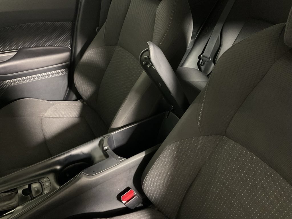 Used 2018 Toyota C-HR XLE FWD image 30
