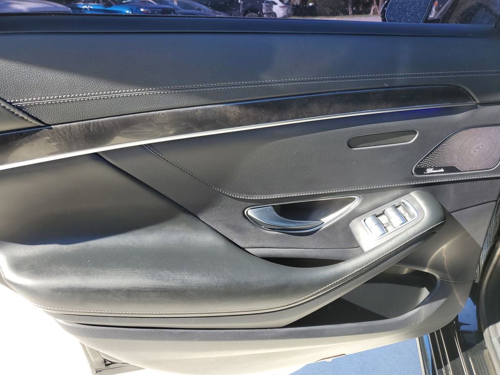 Used 2020 Mercedes-Benz S 560 Sedan image 9