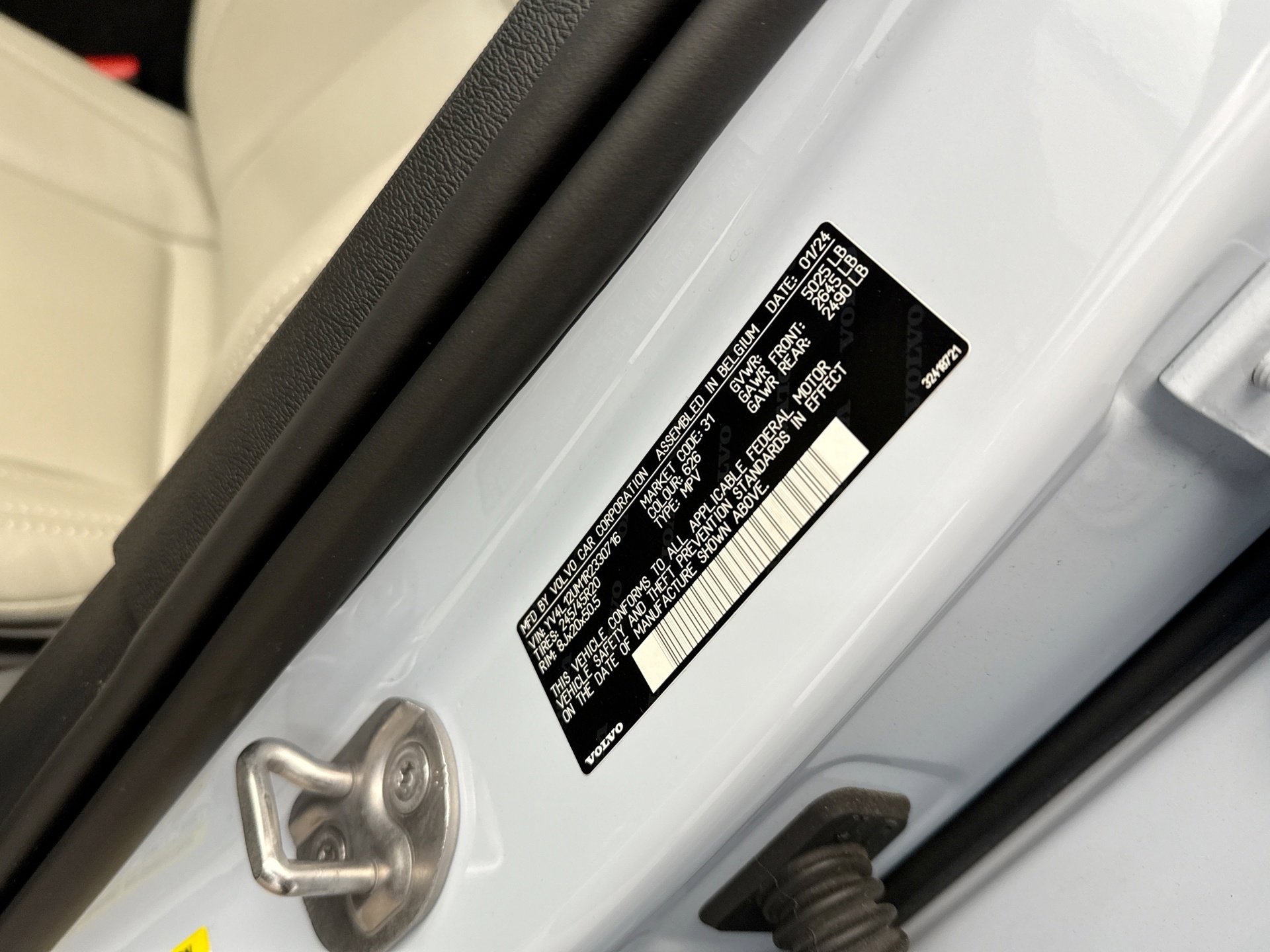 Used 2024 Volvo XC40 B5 Ultimate image 20