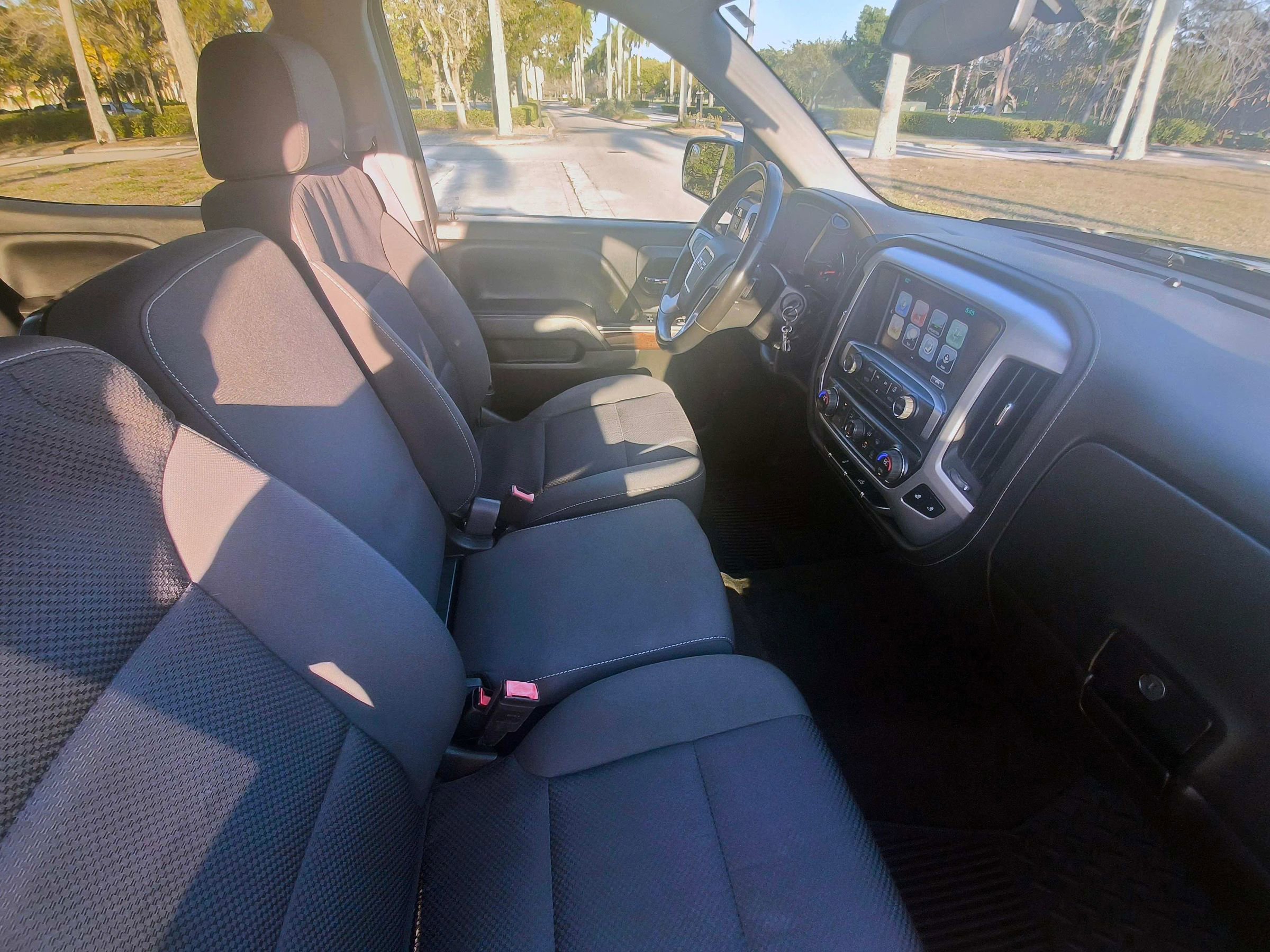 Used 2017 GMC Sierra 1500 SLE w/ SLE Value Package AWD/4WD image 37