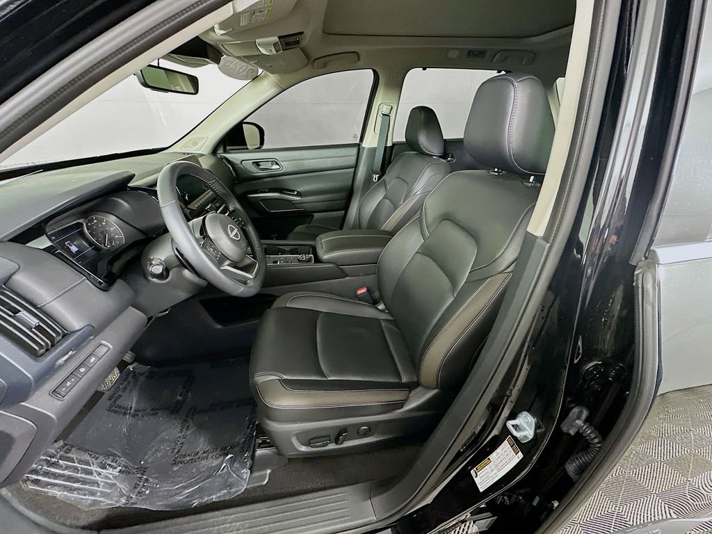 Certified 2025 Nissan Pathfinder SL w/ SL Premium Package AWD/4WD image 30