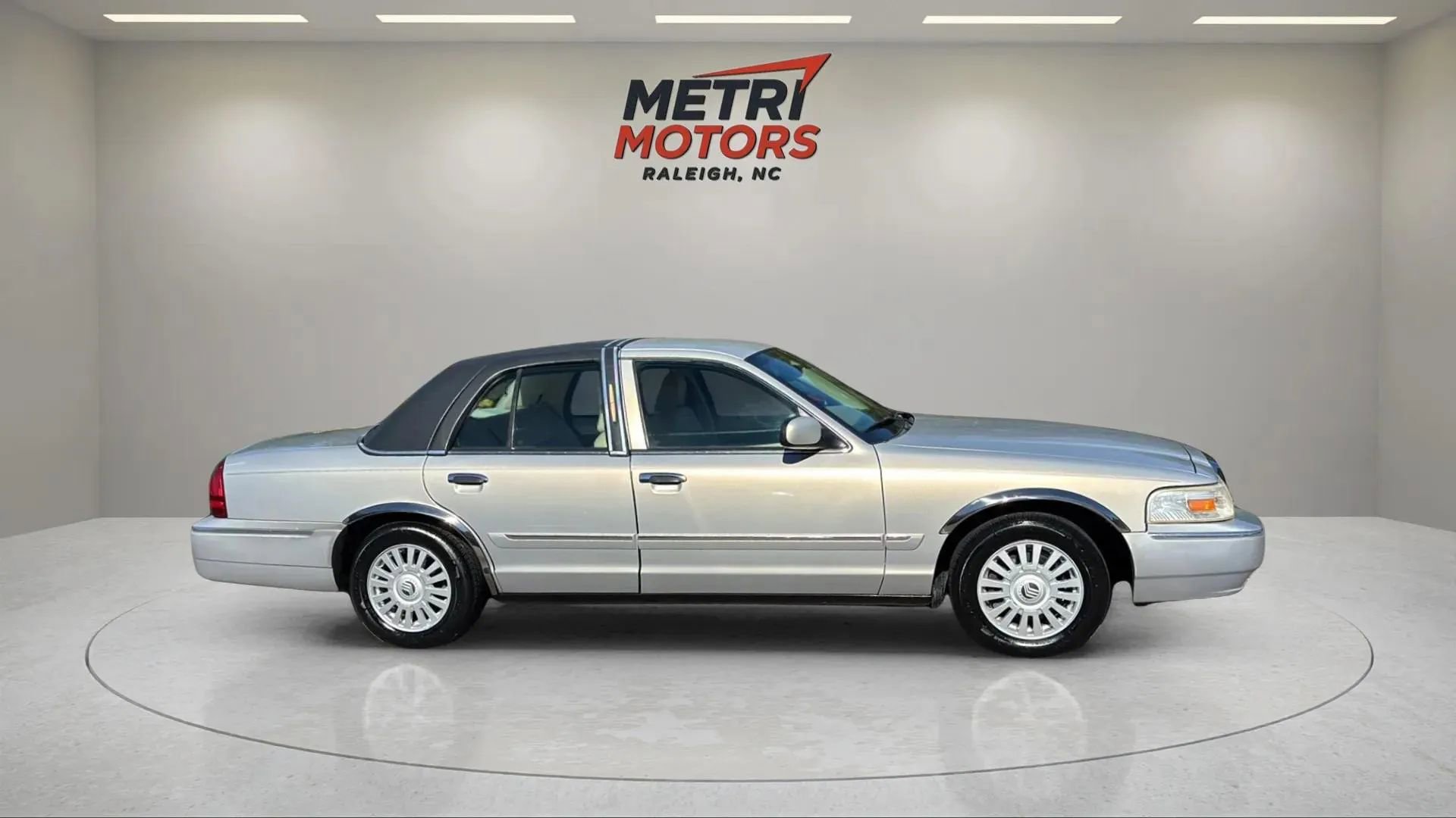 Used 2007 Mercury Grand Marquis LS image 3