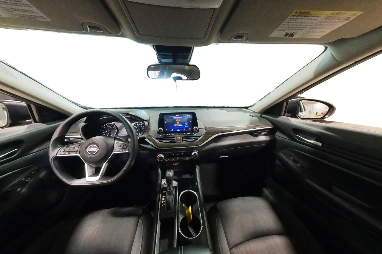 Used 2024 Nissan Altima 2.5 SV image 39