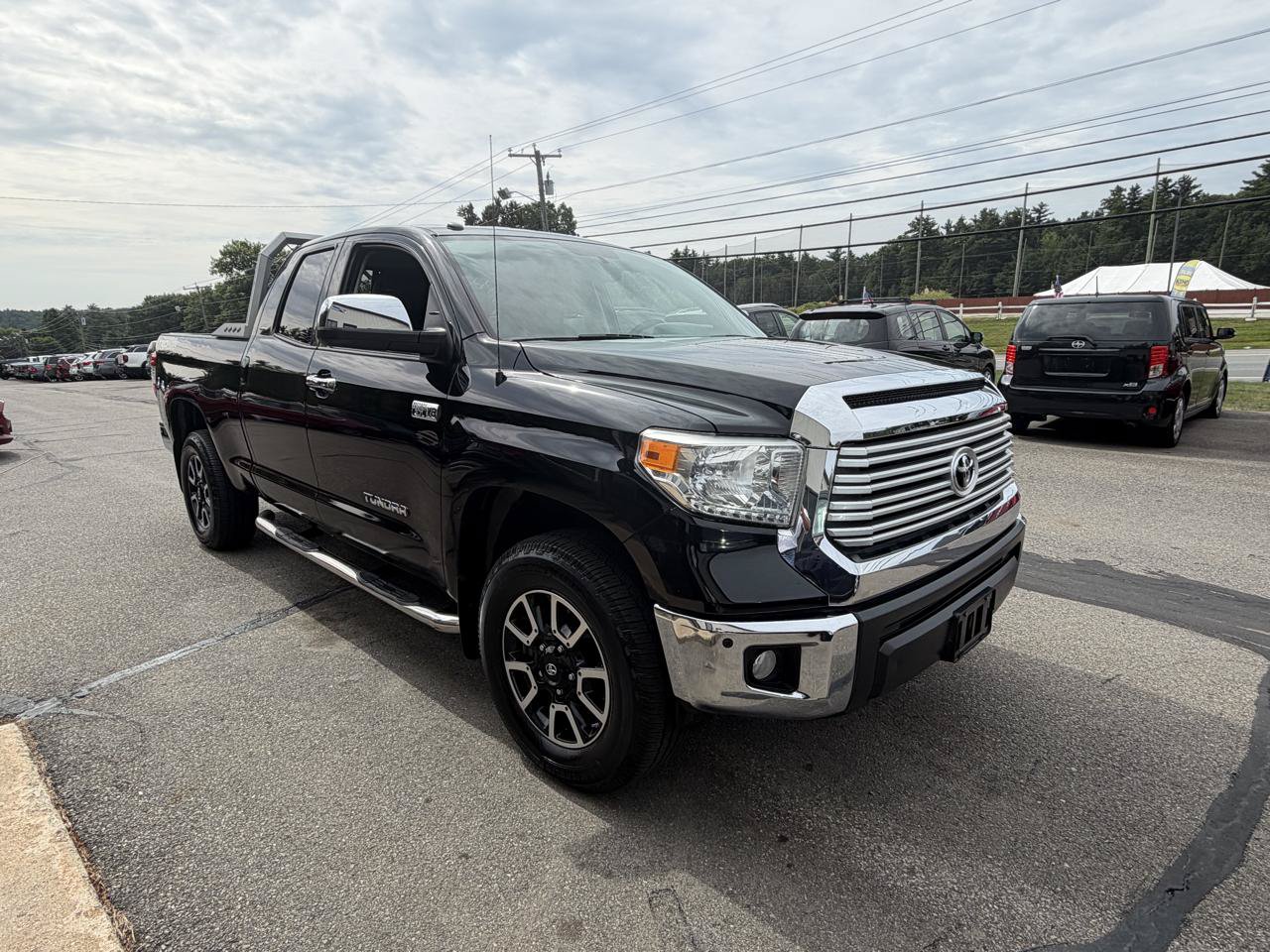 Used 2014 Toyota Tundra Limited w/ Limited Premium Package AWD/4WD image 3