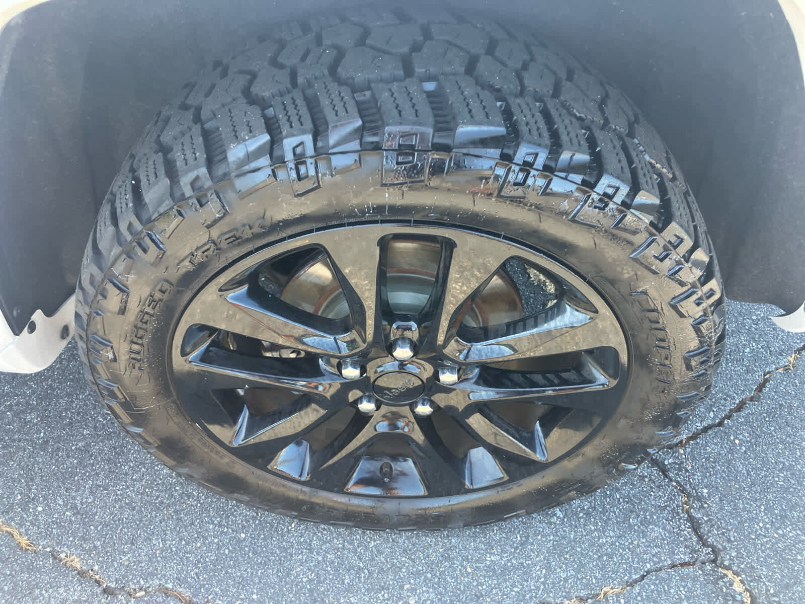 Used 2020 Jeep Grand Cherokee Altitude AWD/4WD image 7