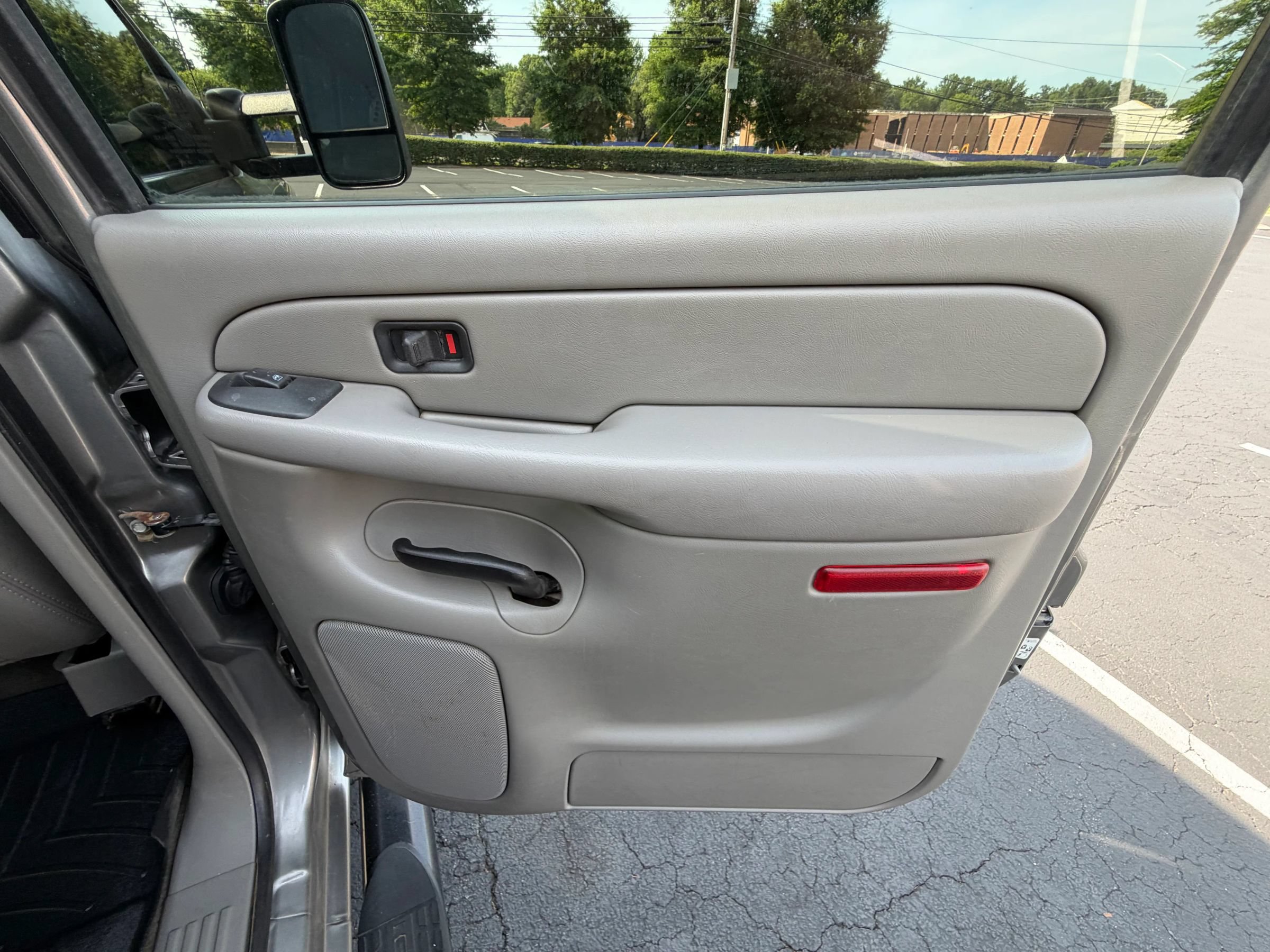 Used 2006 Chevrolet Silverado 2500 LT w/ Heavy-Duty Power Package AWD/4WD image 21
