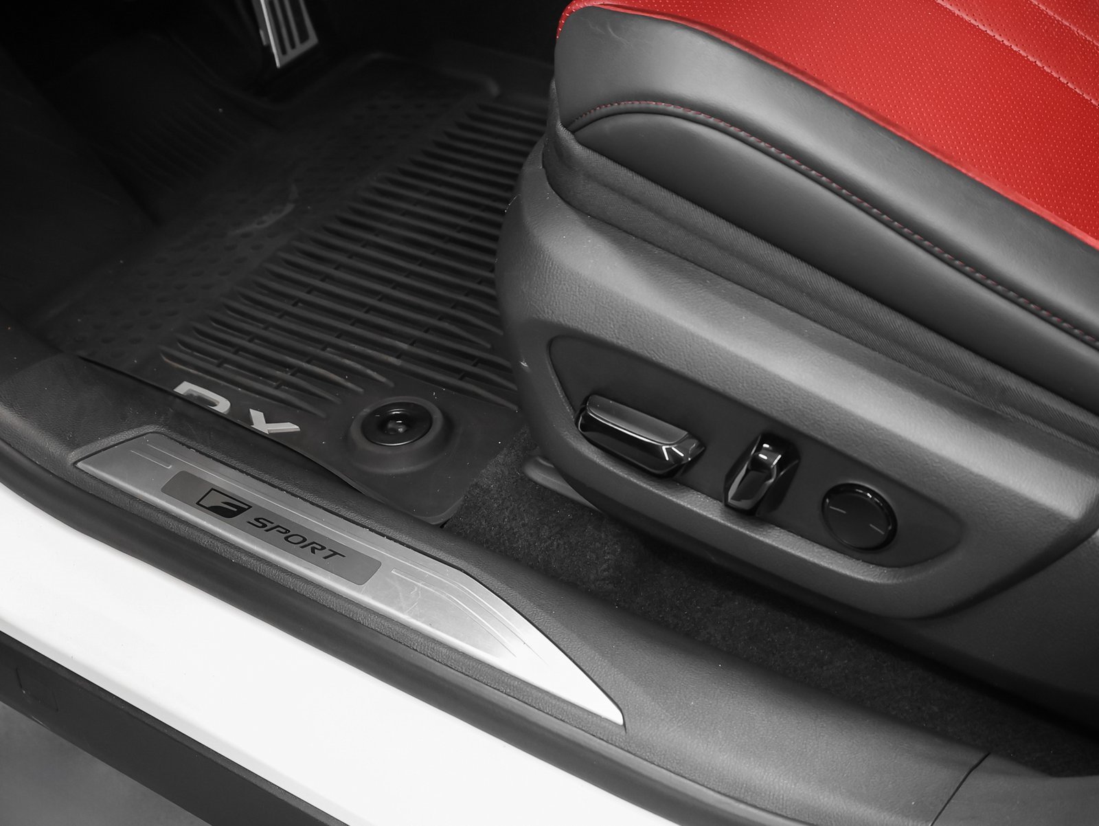 Used 2023 Lexus RX 500h F Sport image 32