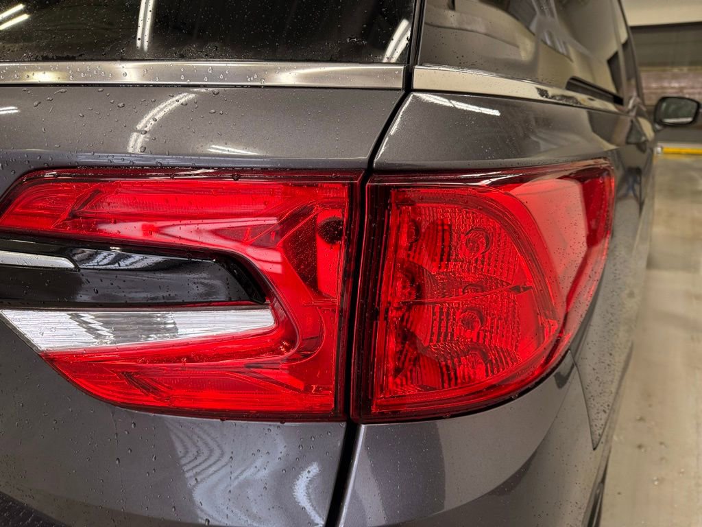 Used 2023 Honda Odyssey Touring image 5