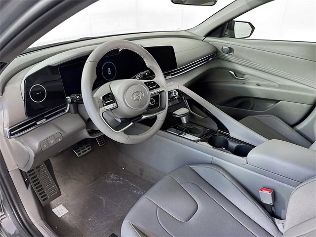 New 2025 Hyundai Elantra SEL image 12
