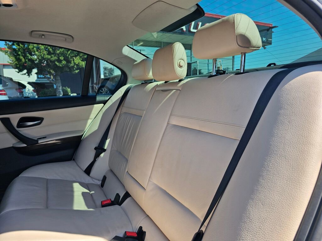 Used 2011 BMW 335i Sedan image 15