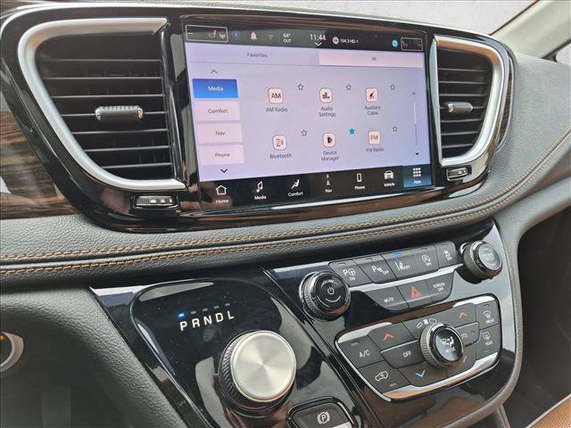 Used 2023 Chrysler Pacifica Pinnacle AWD/4WD image 15
