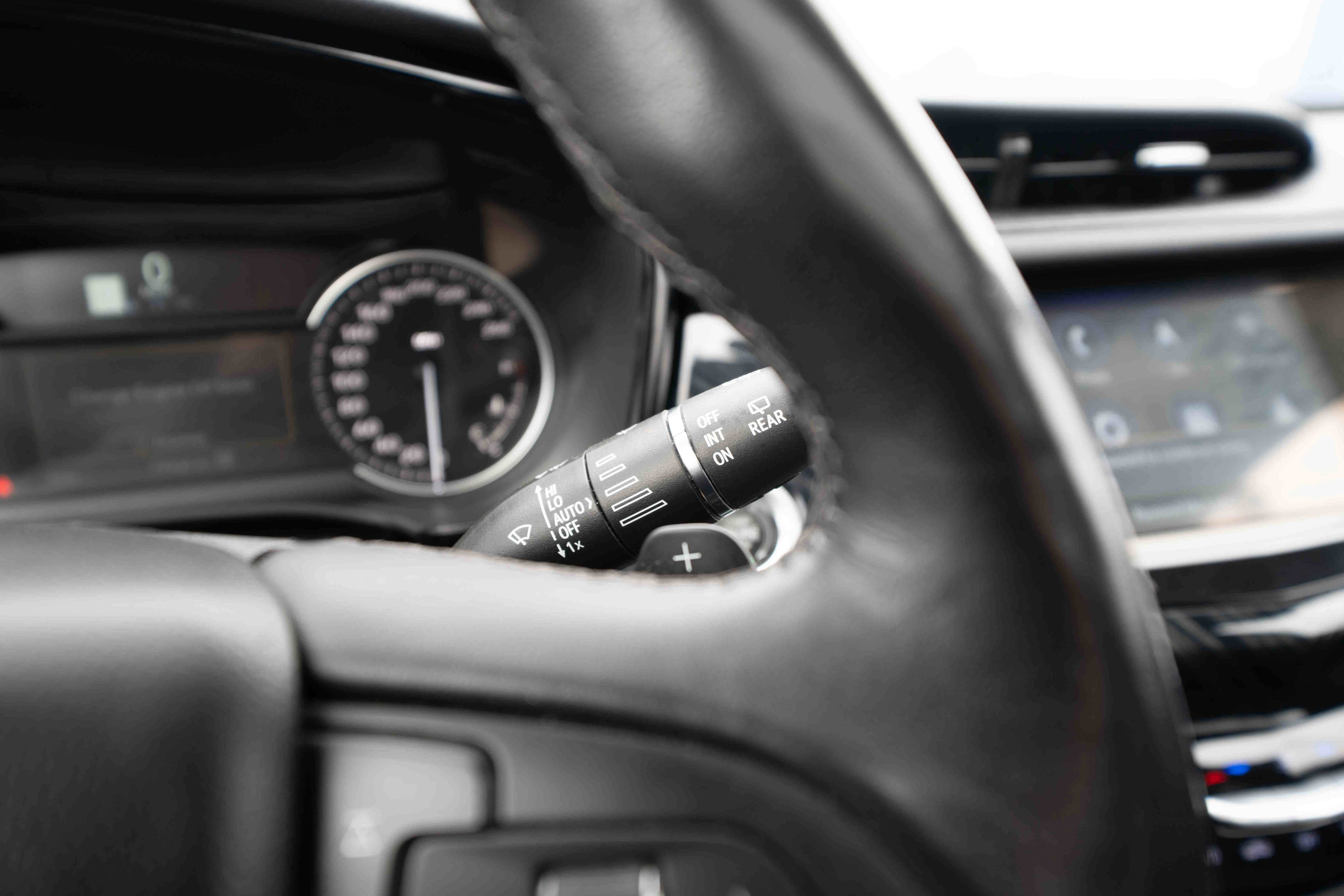 Used 2023 Cadillac XT6 Premium Luxury image 14