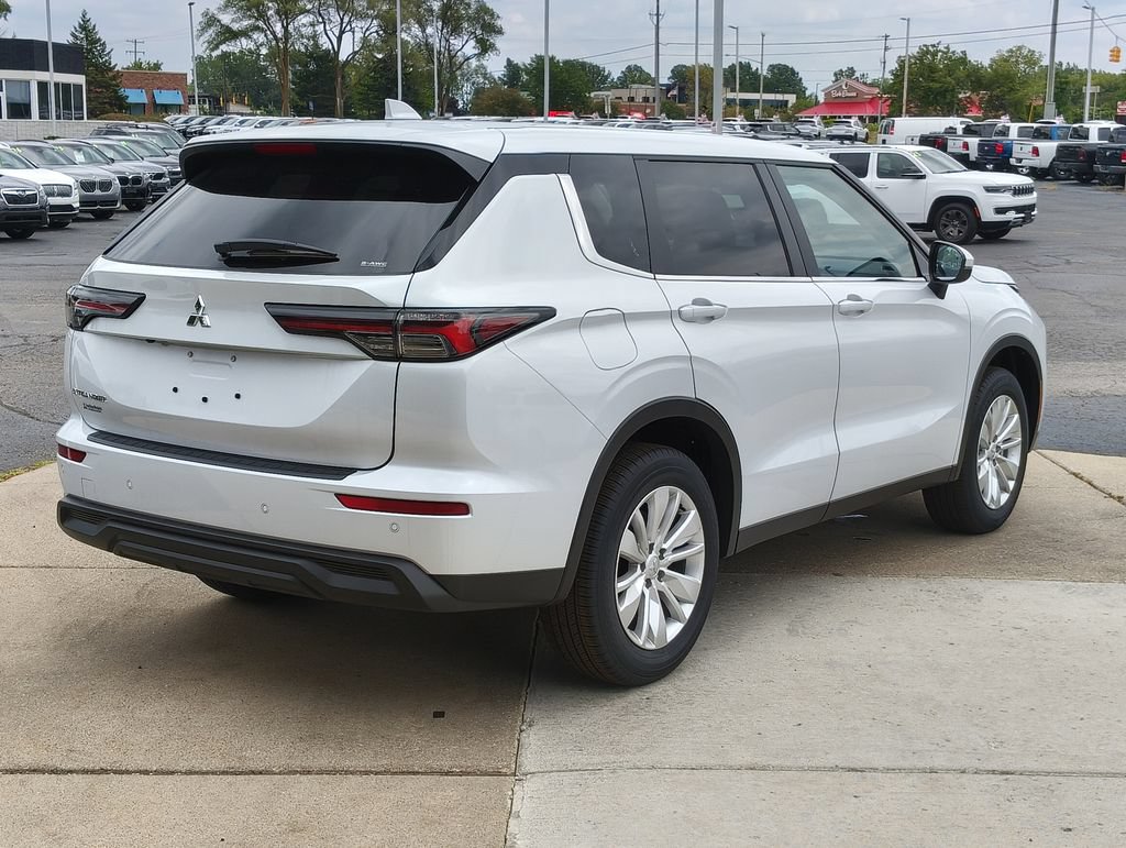 New 2026 Mitsubishi Outlander ES AWD/4WD image 16
