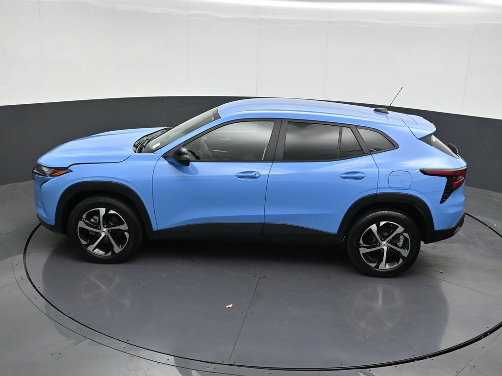 Used 2024 Chevrolet Trax RS FWD image 13