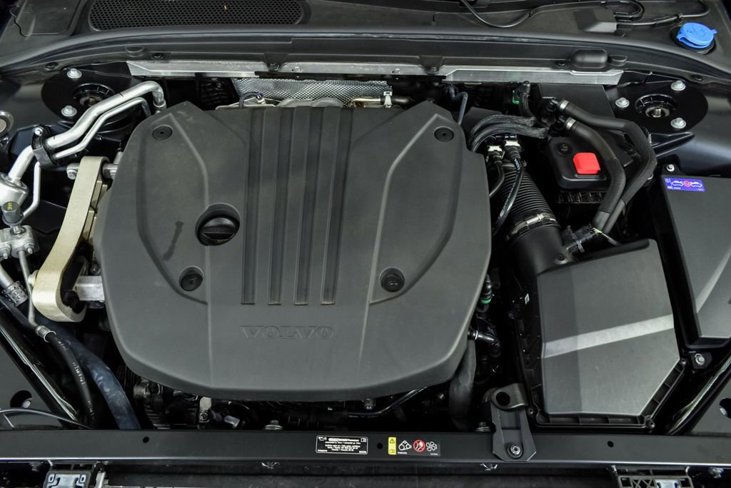 Certified 2024 Volvo V60 B5 Cross Country Plus image 36