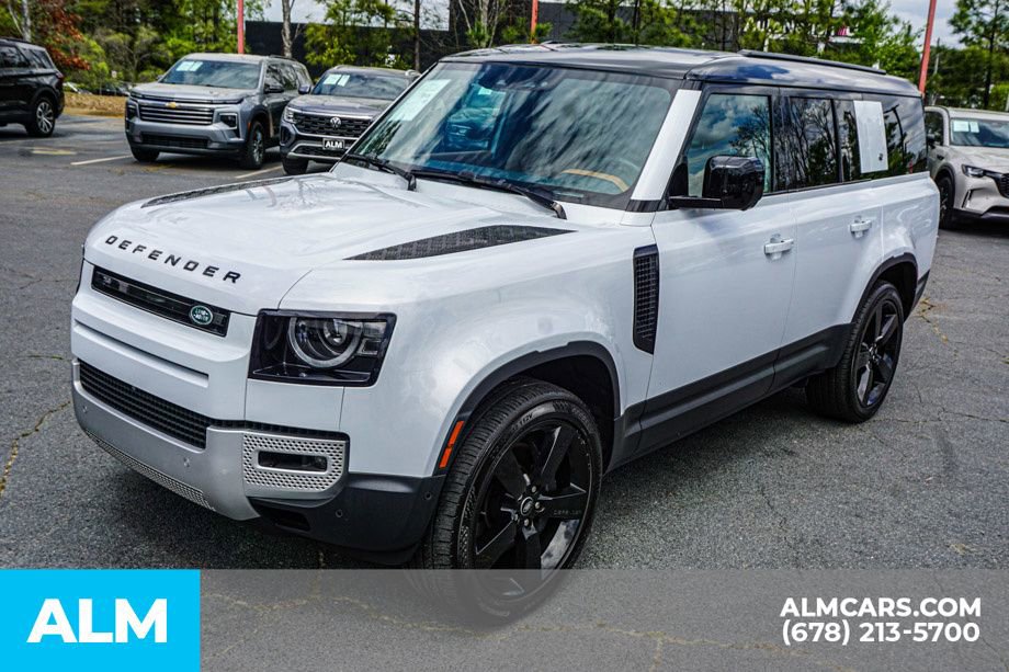 Used 2023 Land Rover Defender 130 SE image 15