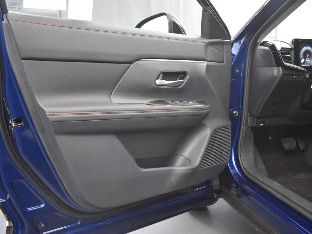 New 2026 Nissan Kicks SR w/ Cold Weather Package image 28
